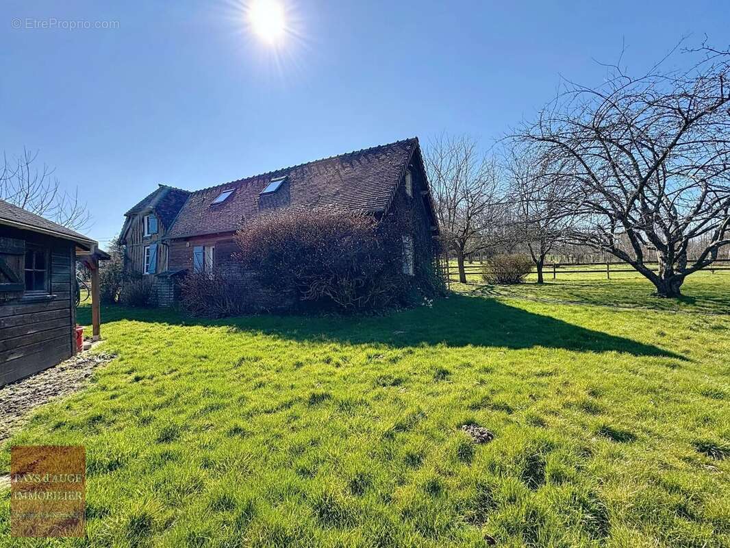 Maison à SAINT-GEORGES-EN-AUGE