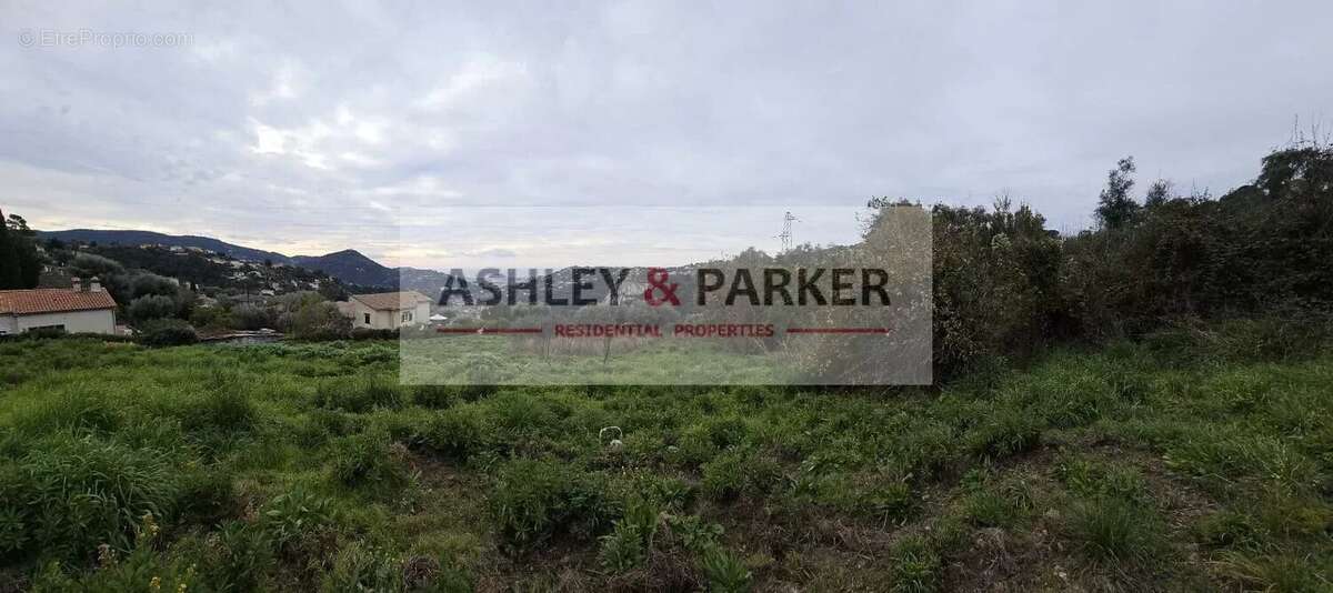 Terrain à SAINT-ANDRE-DE-LA-ROCHE