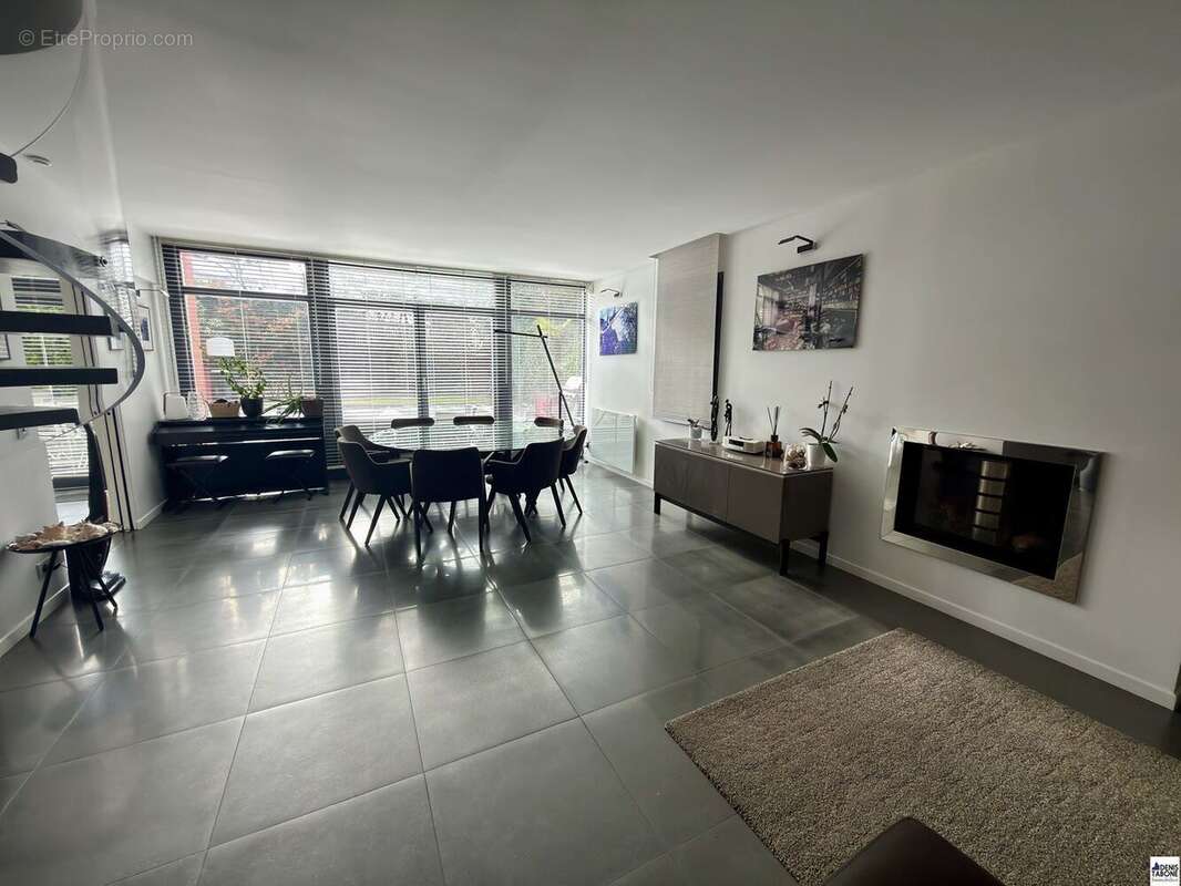 Maison à MONTLIGNON