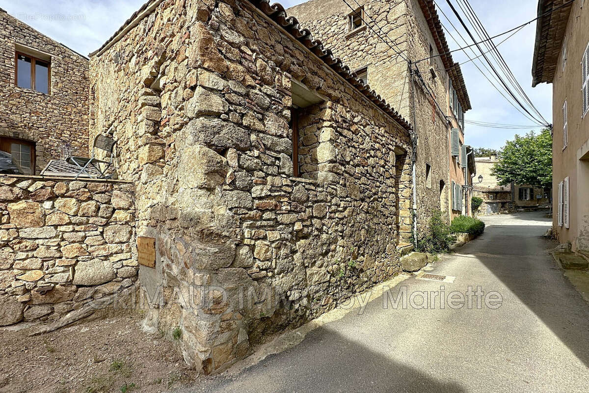 Maison à PLAN-DE-LA-TOUR
