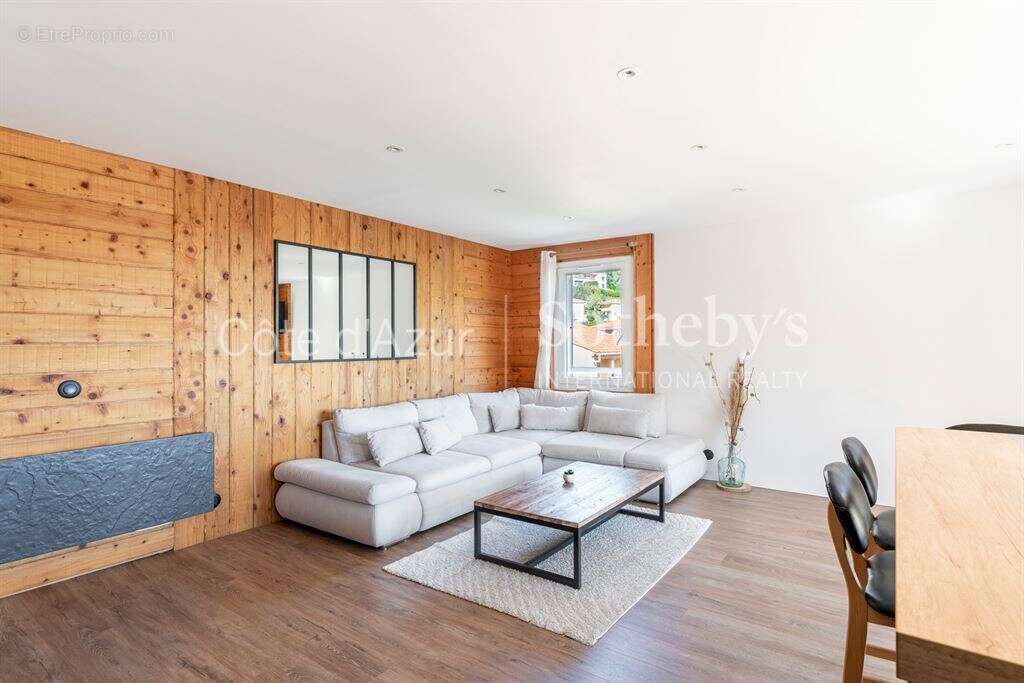 Appartement à EZE