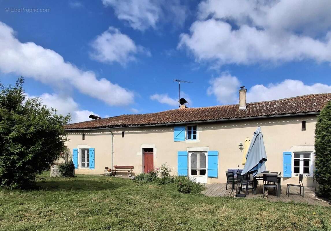 Maison à CELLEFROUIN