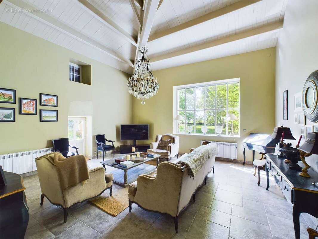 Maison à BERNAY-SAINT-MARTIN