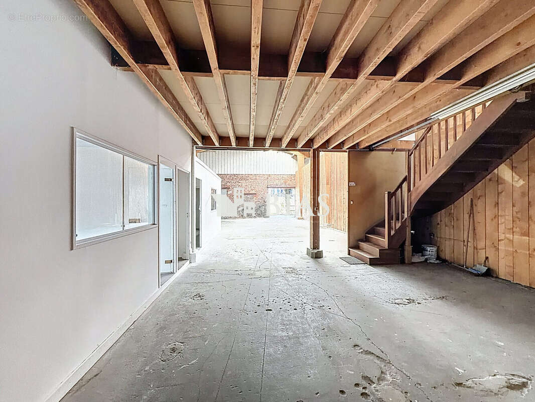 Commerce à MONTVILLE