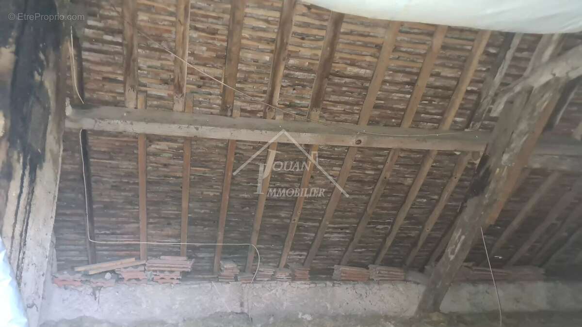 Maison à AGONGES
