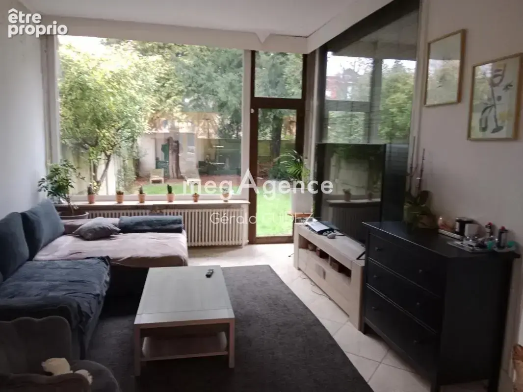 A DOUAI, Magnifique maison d'architecte de 230 m2 habitables avec 6 chambres proche centre et gare, classée B, avec beau jardin  - photo 2