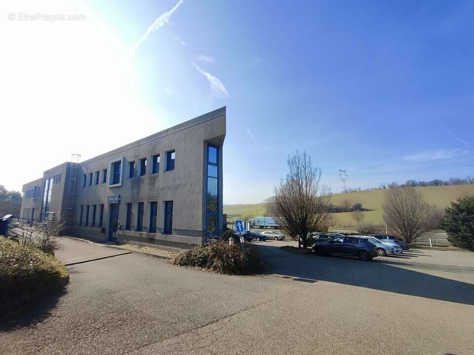 Autre à SAINT-QUENTIN-FALLAVIER