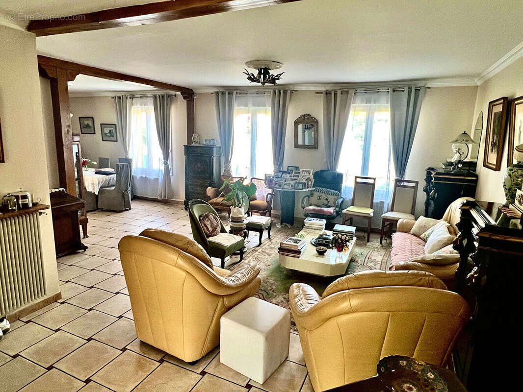 Maison à HOUILLES