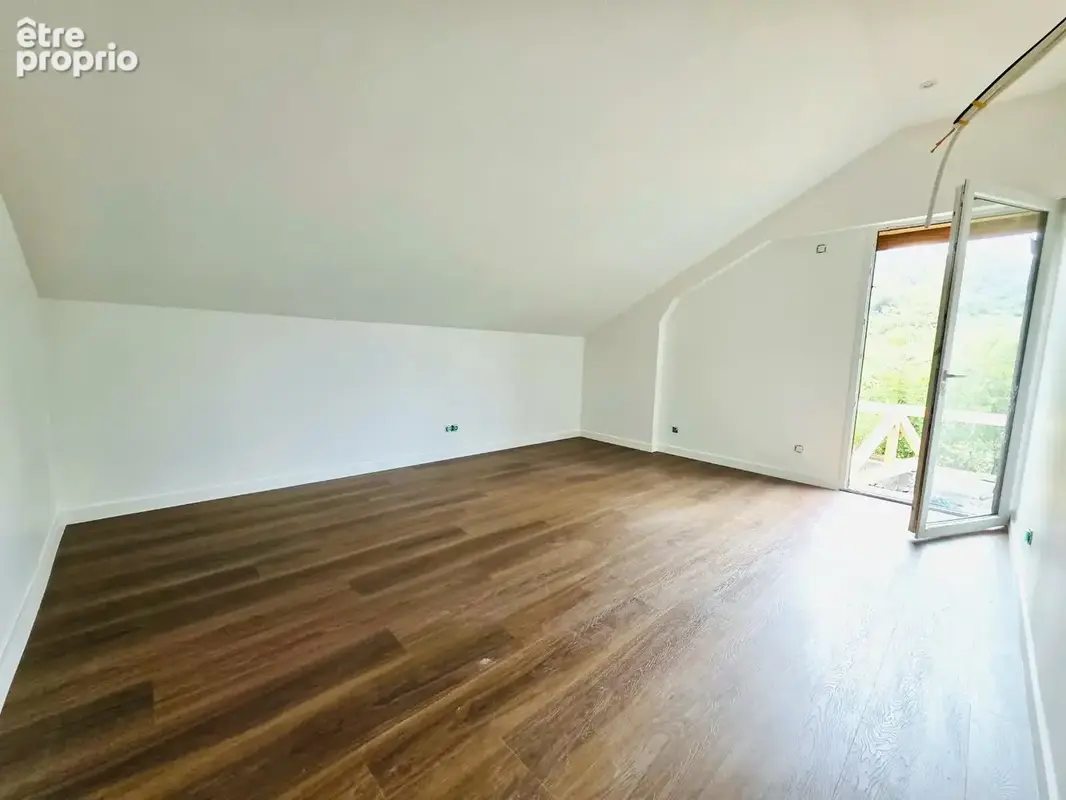 Maison entièrement rénové avec terrain - photo 7