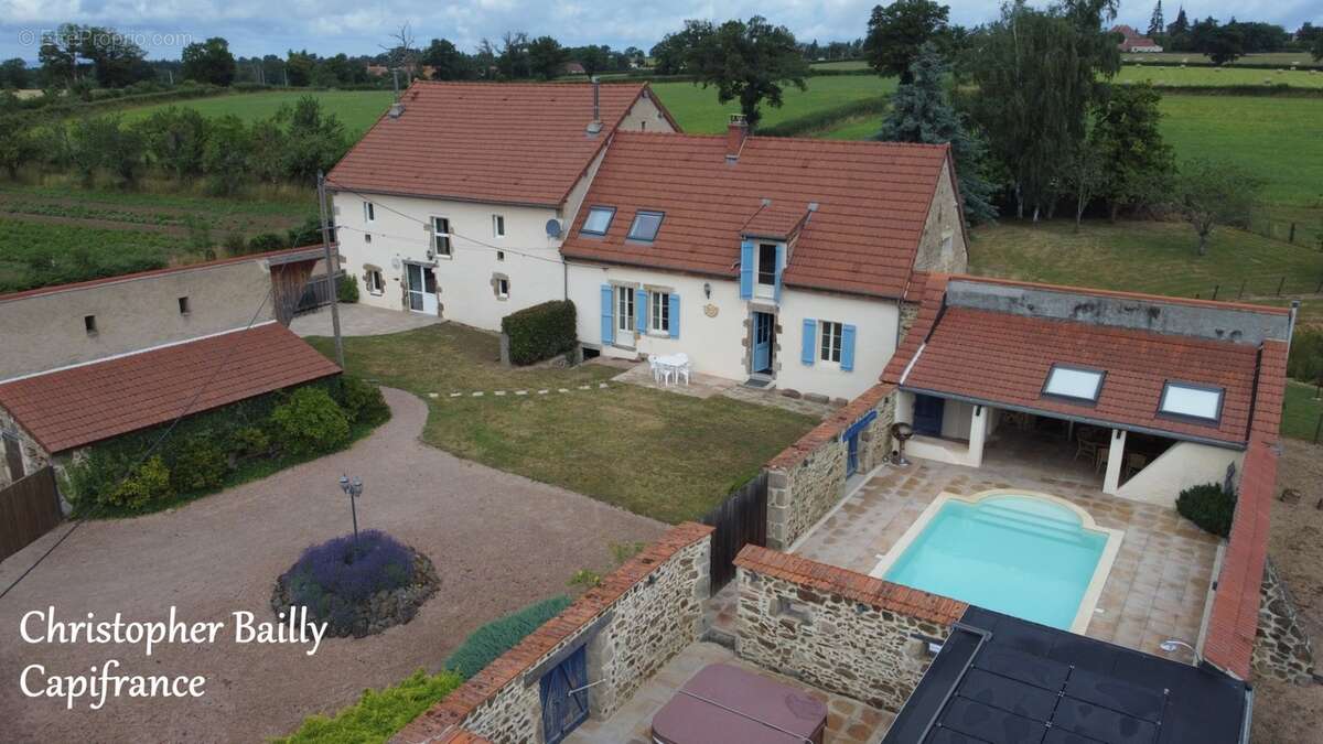 Belle propriété, rénovée récemment, avec gîtes sur 3761 m² de terrain - photo 10