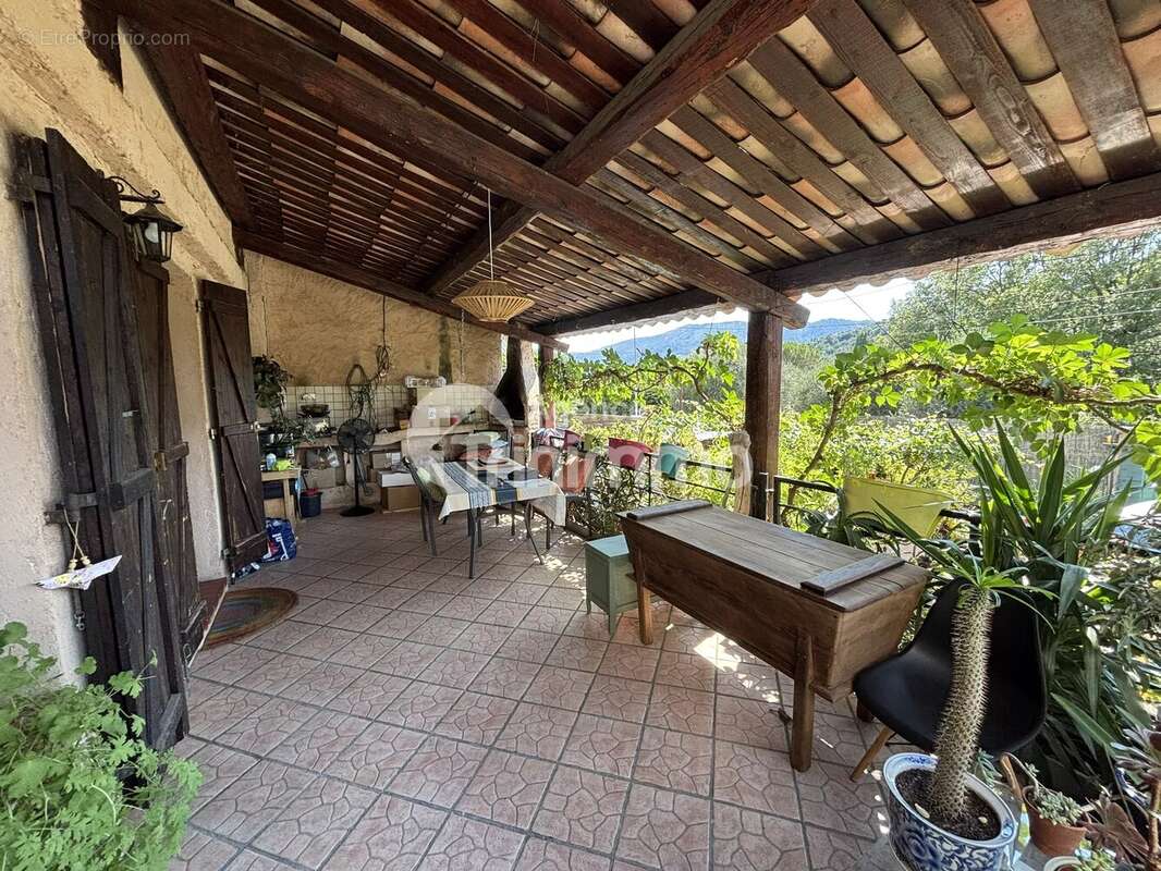 Maison à CONTES