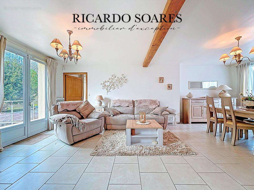 60290 monchy-saint-eloi - maison familiale 164m2 au sol / 4 ou 5 chambres / 2 garages / jardin - photo 4