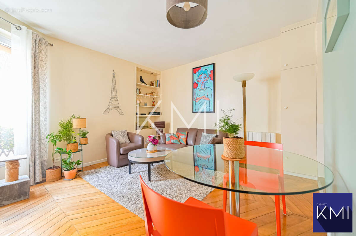 Appartement à PARIS-11E