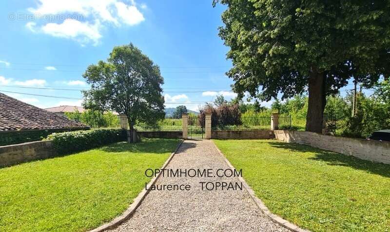 Maison à SAINTE-LIVRADE-SUR-LOT