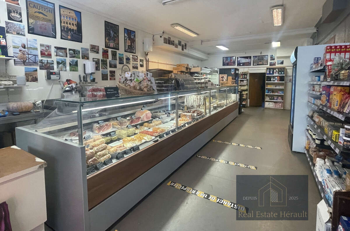 Commerce à PRADES-LE-LEZ