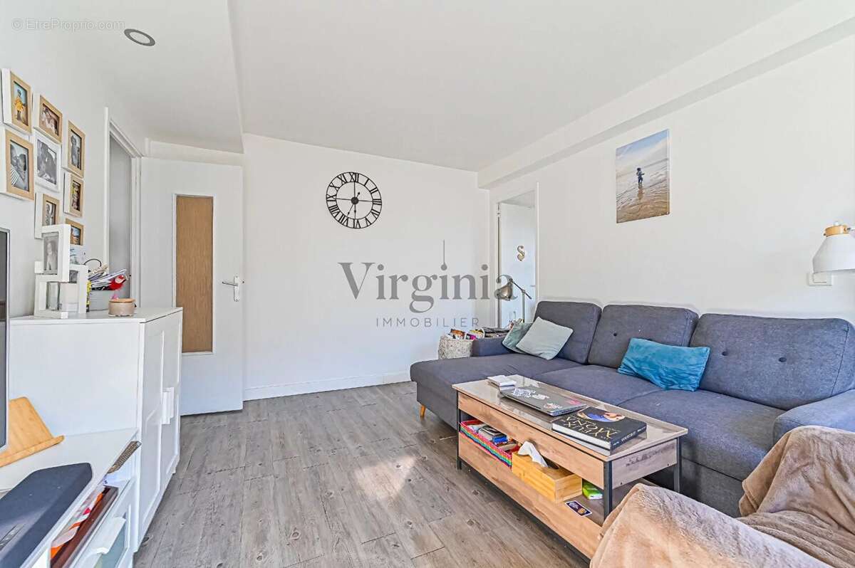 Appartement à CHARENTON-LE-PONT