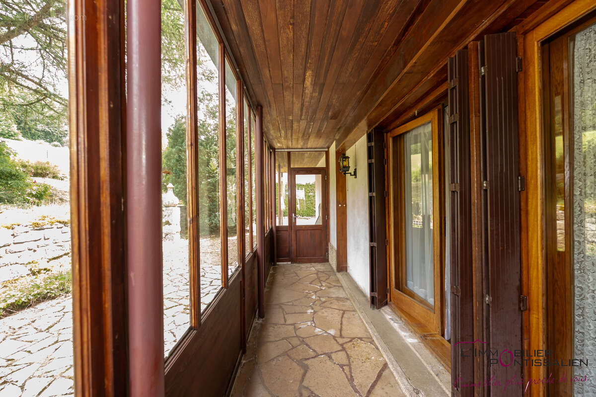 MAISON DE 208 m2 SUR 733 m2- Proche frontière - photo 18