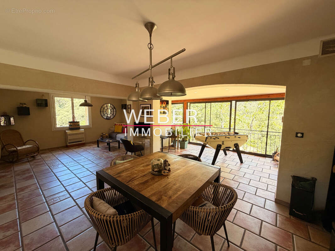 EVENOS LE BROUSSAN 5000 m2 Villa 5 chambres Piscine - photo 6