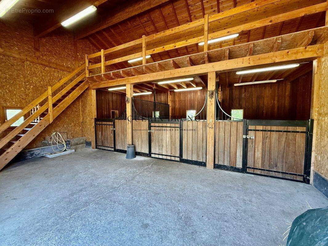 Maison à SAINT-FELIX-DE-BOURDEILLES