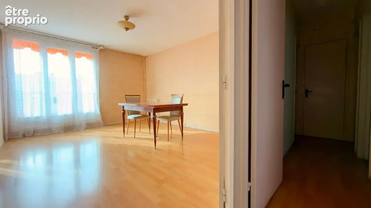 Appartement 4 pièces de 67 m² dans une résidence verdoyante avec cave - photo 2