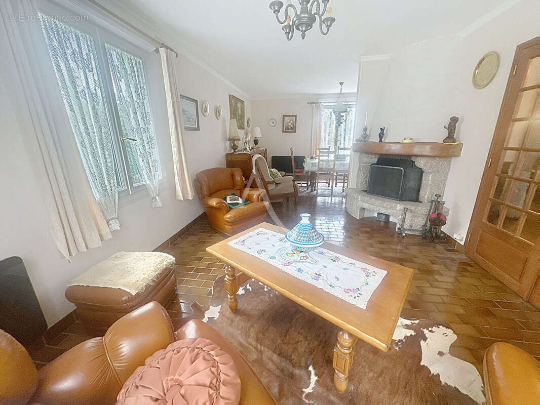 Maison à JUIGNE-SUR-LOIRE