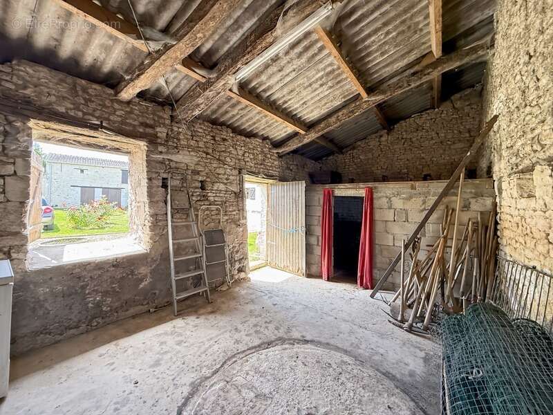 Dept de la Vienne (86) A vendre Propriété à vendre 5 pièces SERIGNY (86) - photo 15