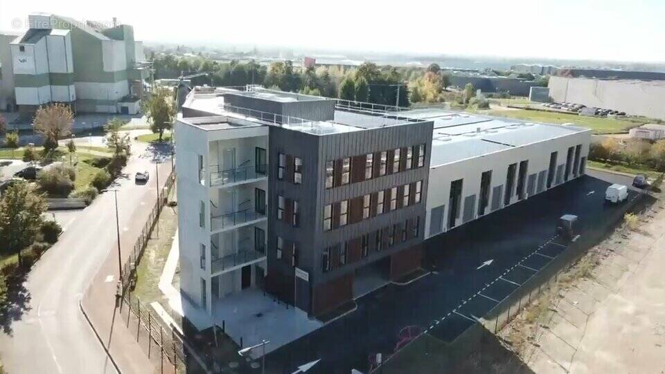 Commerce à MONTLUEL