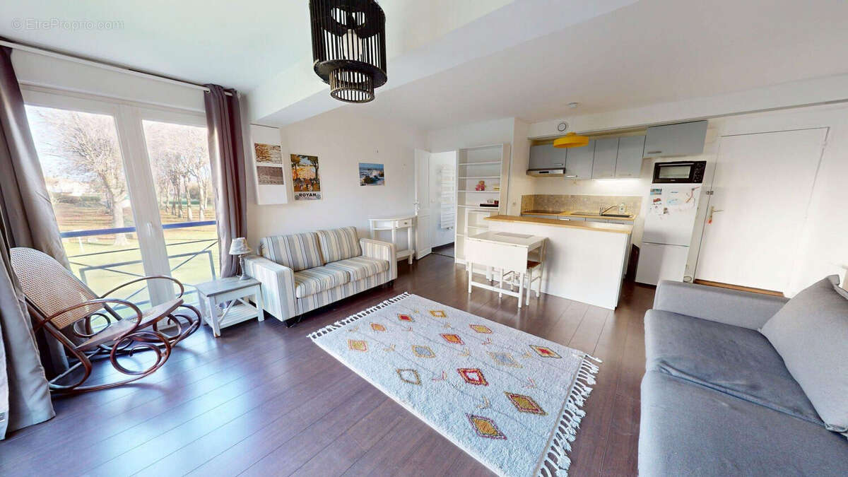 Appartement à VAUX-SUR-MER