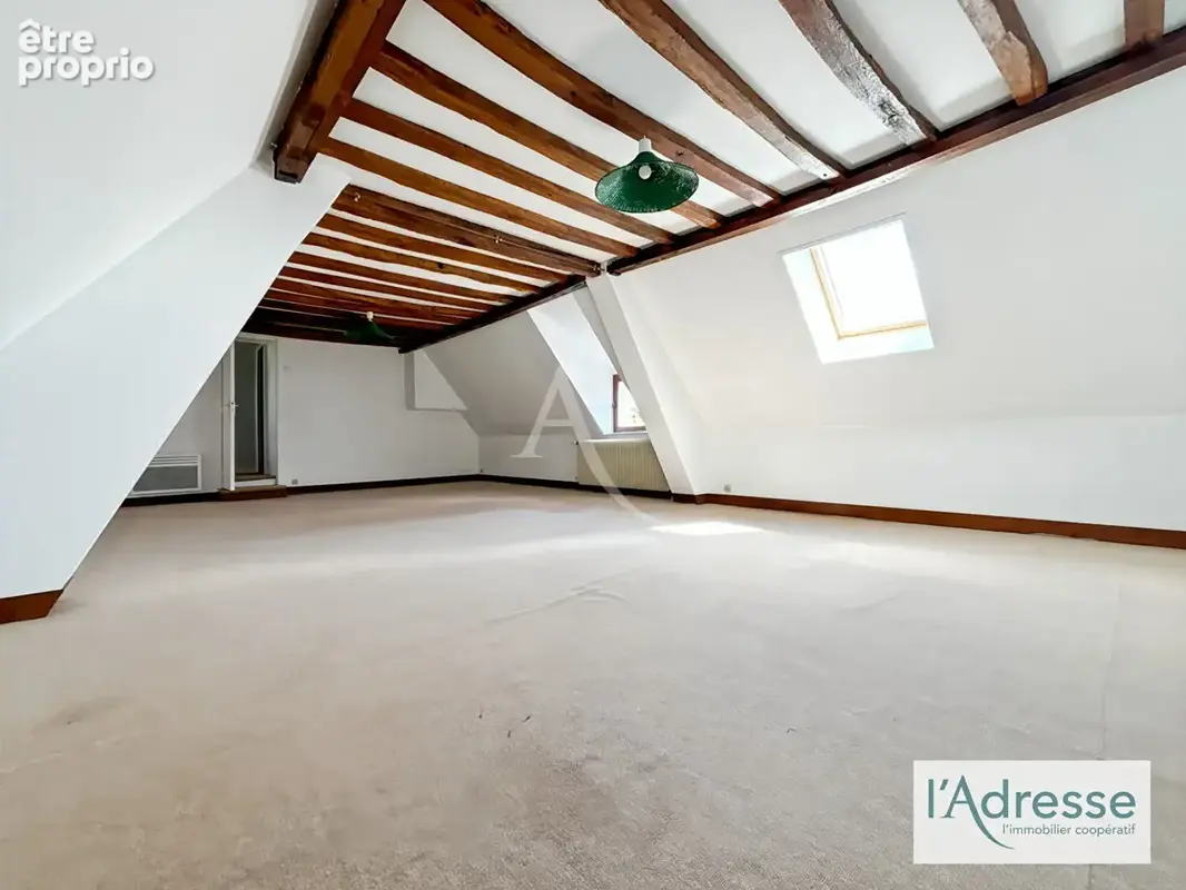 Corps de ferme avec 8000 m2 - photo 13