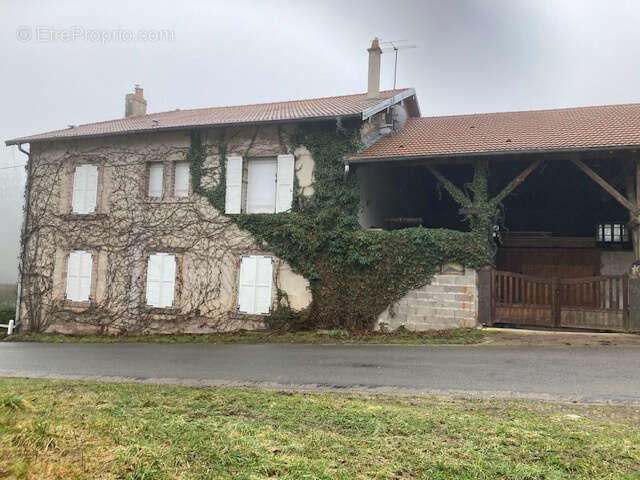 Maison à BREMENIL