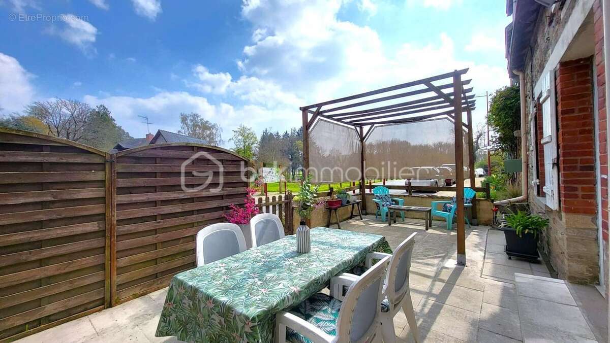 Maison à BOURG-DES-COMPTES