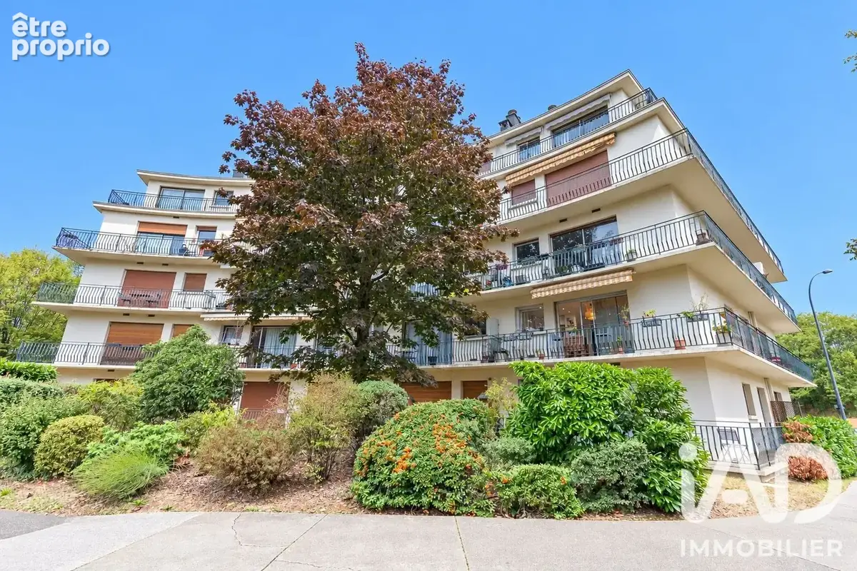 Photo 1 - Appartement à LE PLESSIS-ROBINSON