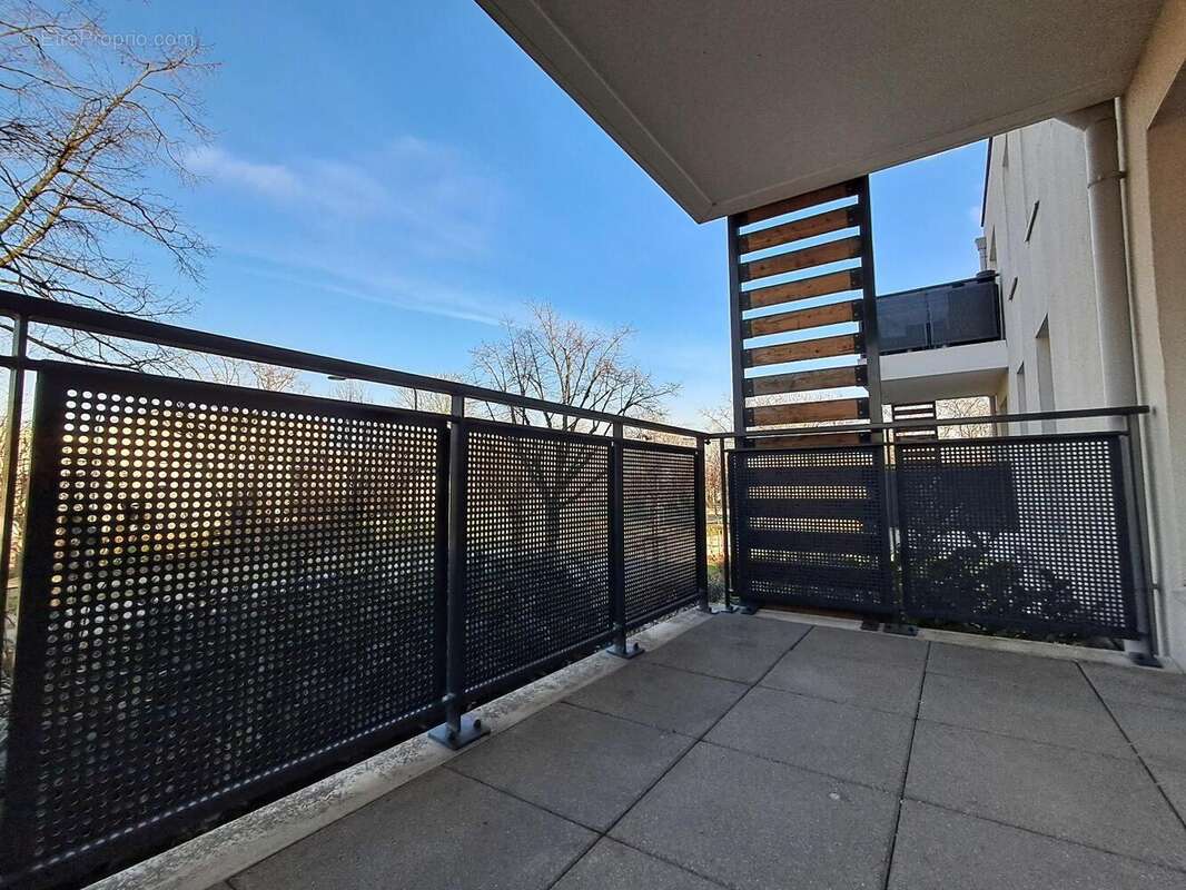   - Appartement à SAINT-PRIEST