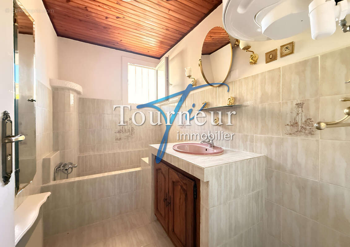 Appartement à SIX-FOURS-LES-PLAGES