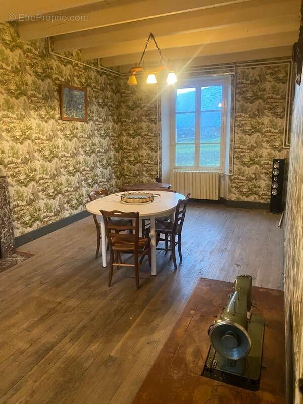 Maison à MUR-DE-BARREZ