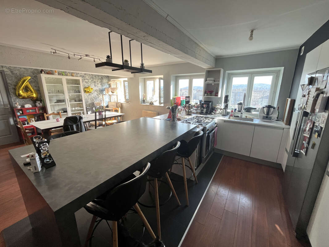 Appartement à SAINT-ETIENNE