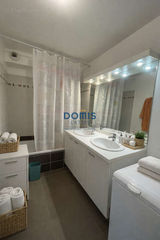 Appartement à MAUGUIO