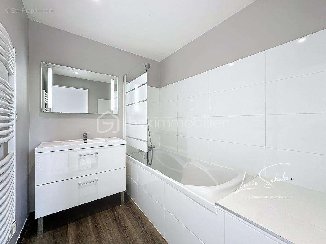 Appartement à SALES