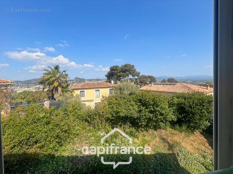 Appartement à HYERES