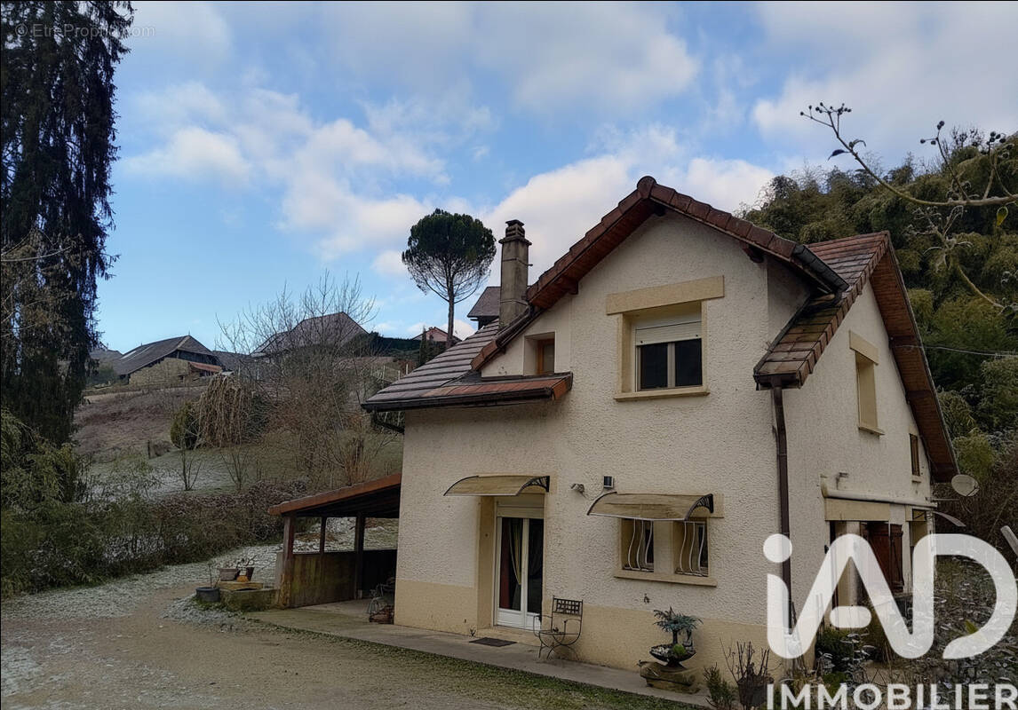 Photo 1 - Maison à YENNE