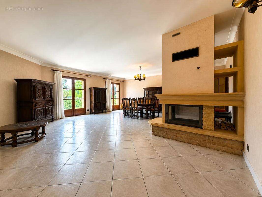 Maison plain-pied de 6 pièces de 185 m² à Eaunes - photo 3