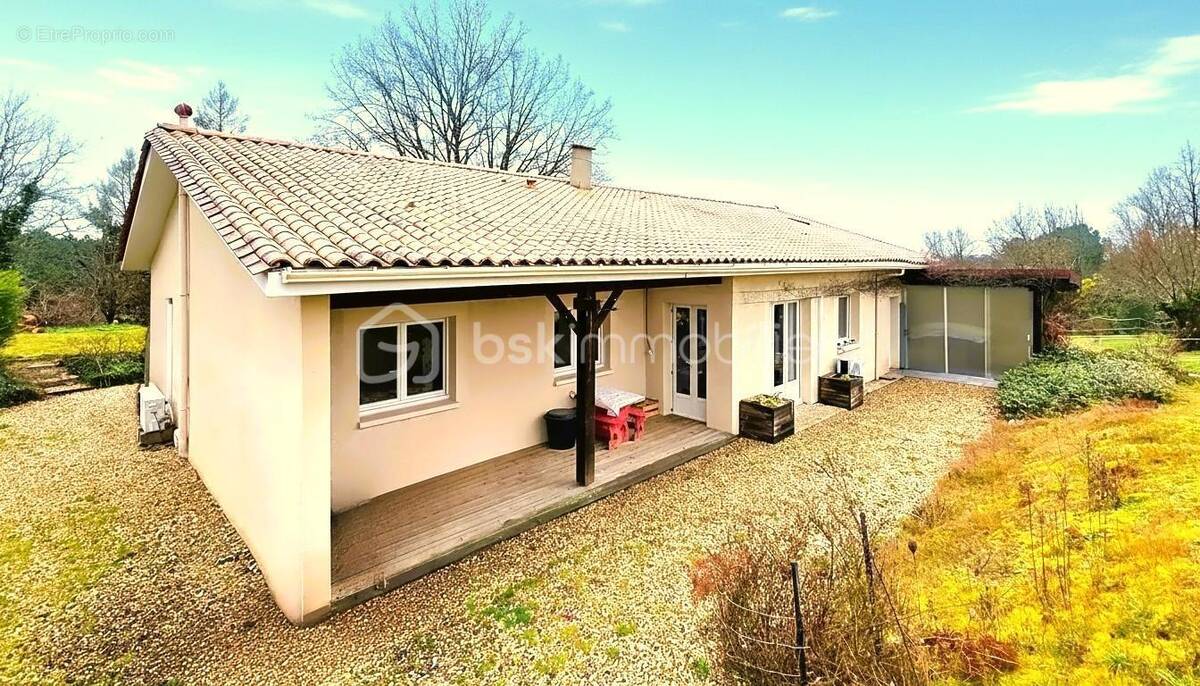 Maison à MENESPLET
