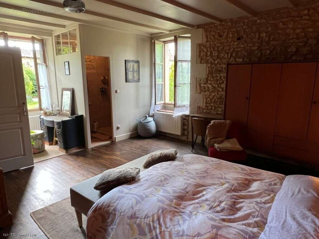 Maison à SAUZE-VAUSSAIS