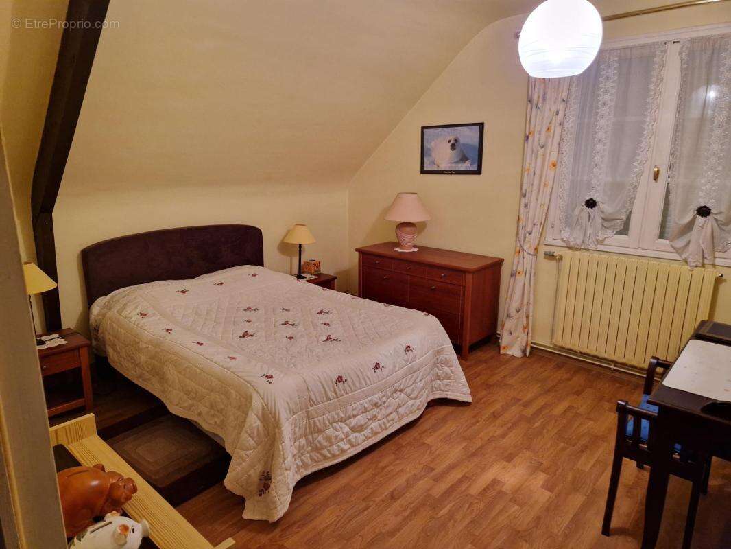 Maison à SAINT-OUEN-DES-TOITS