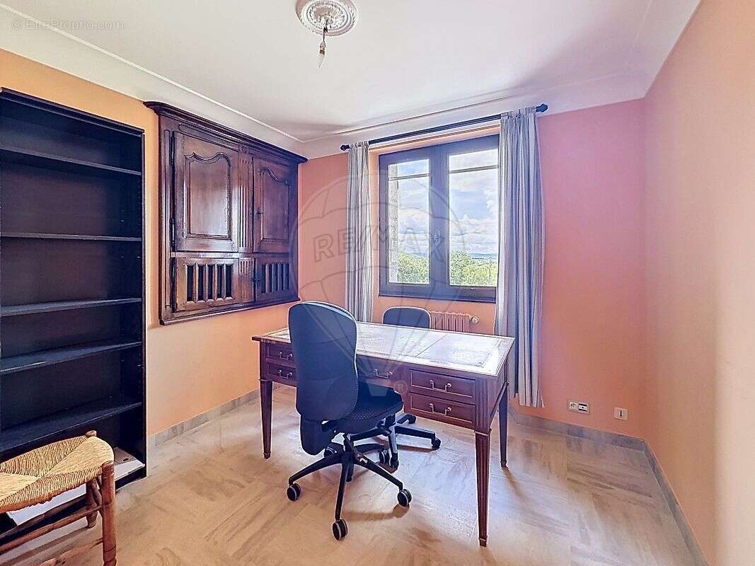 Maison à SAINTE-ANASTASIE
