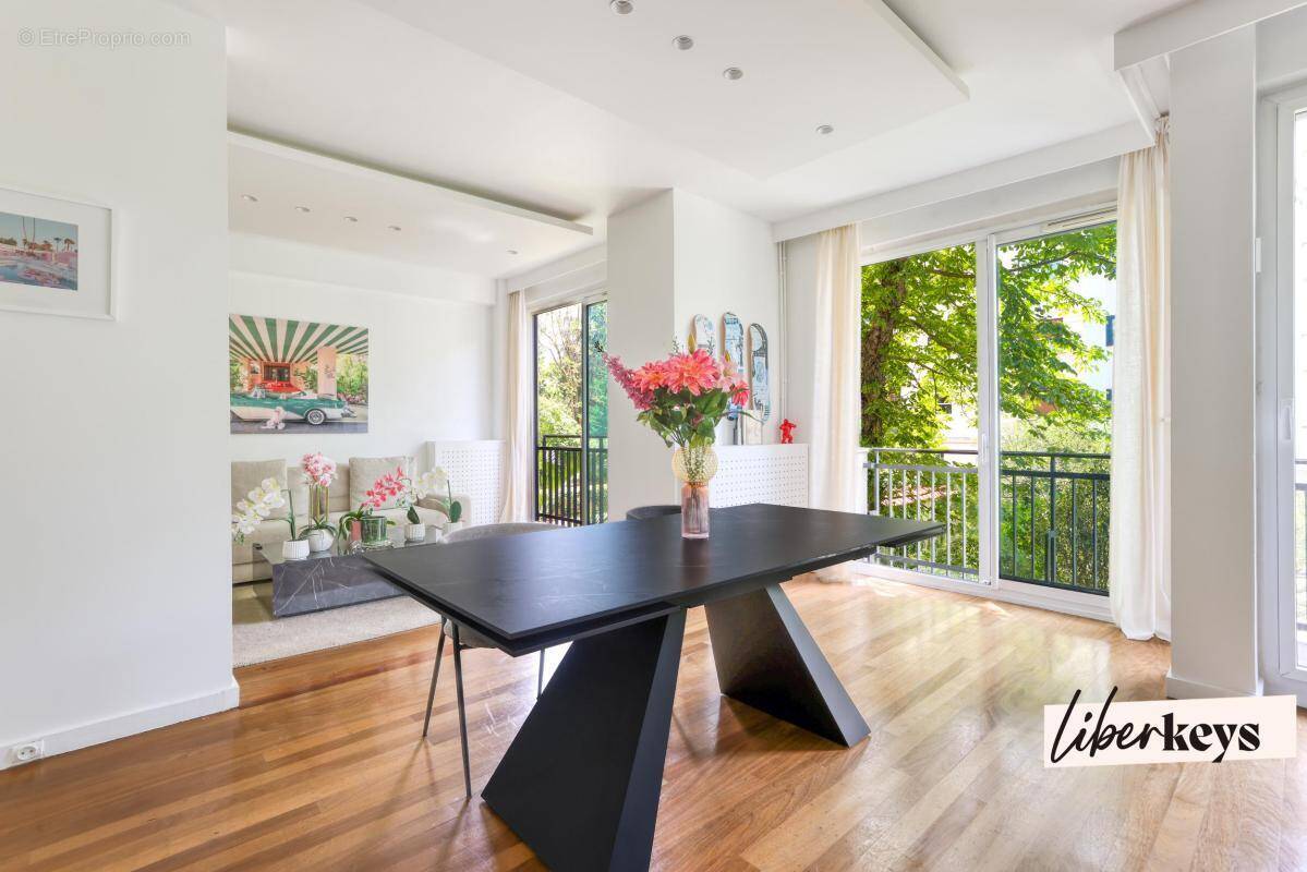 Appartement à NEUILLY-SUR-SEINE