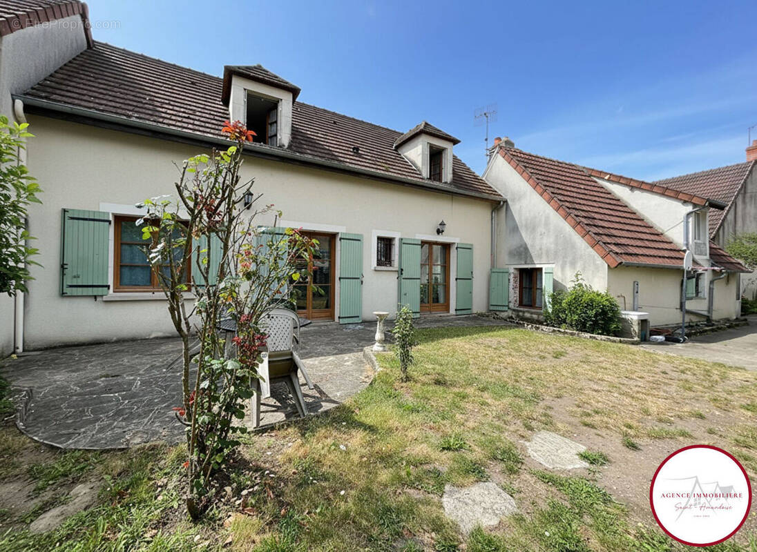 Maison à SAINT-AMAND-MONTROND