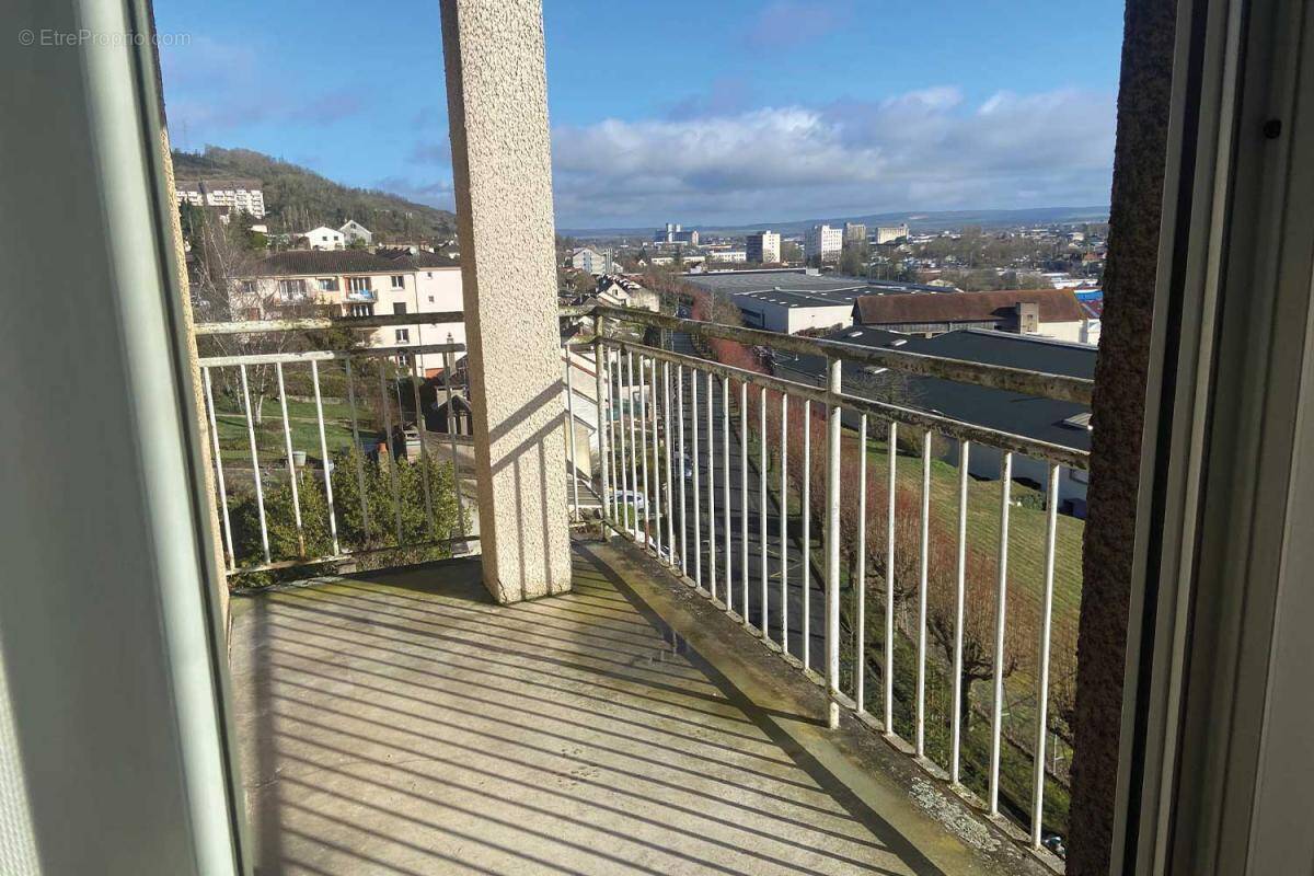 Appartement à PARON