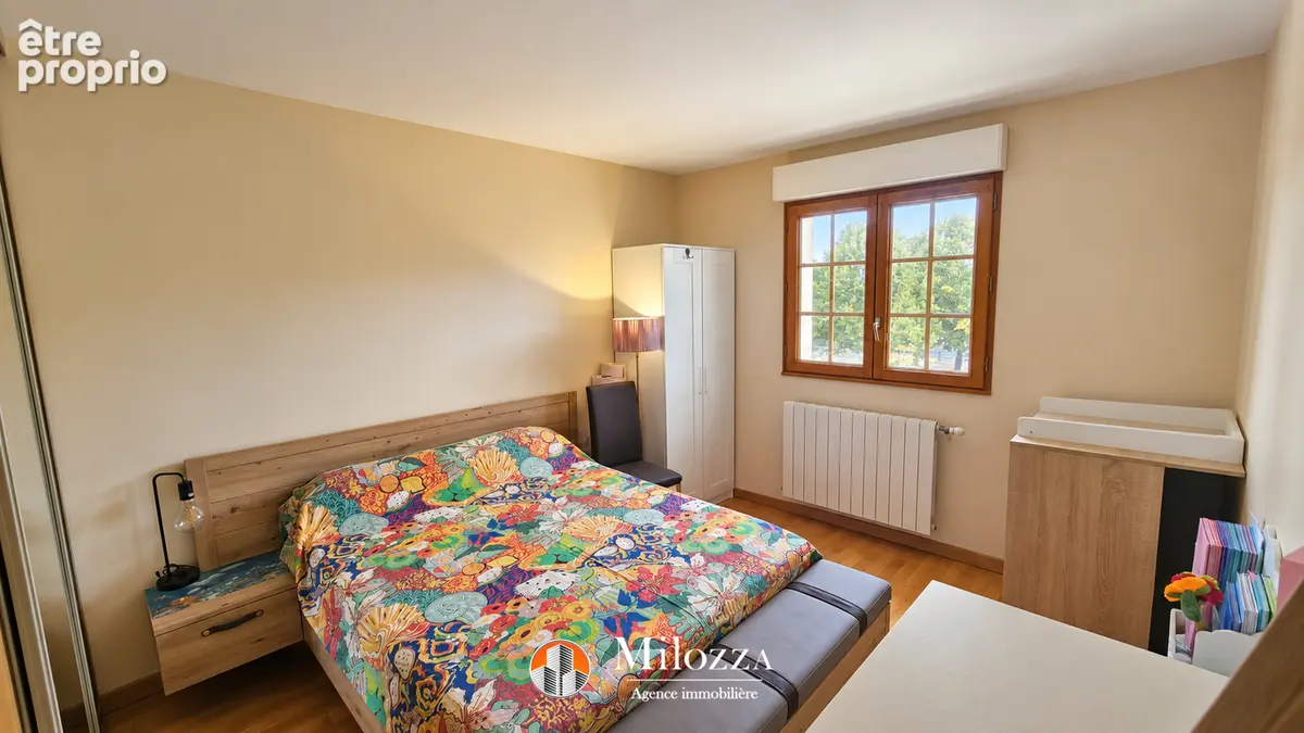 Maison 5 pièces avec piscine et double garage - L'Isle-d'Abeau, Trois Vallons - photo 11