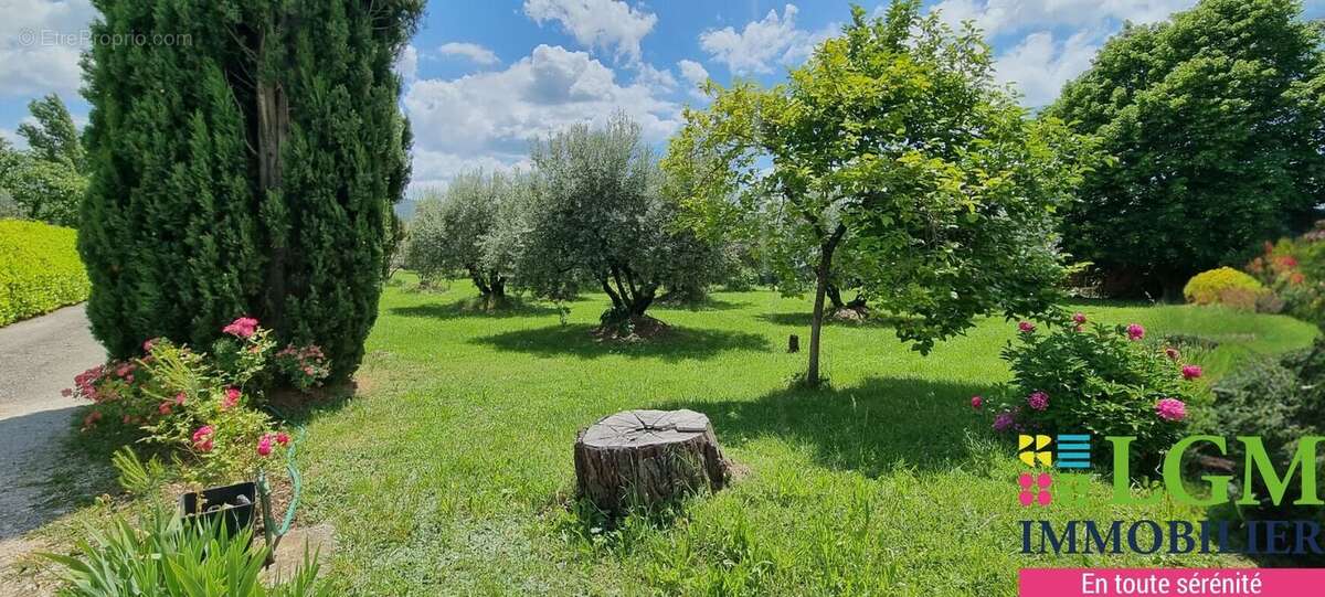 Villa familiale – dépendance – grand terrain arboré – piscine - photo 5